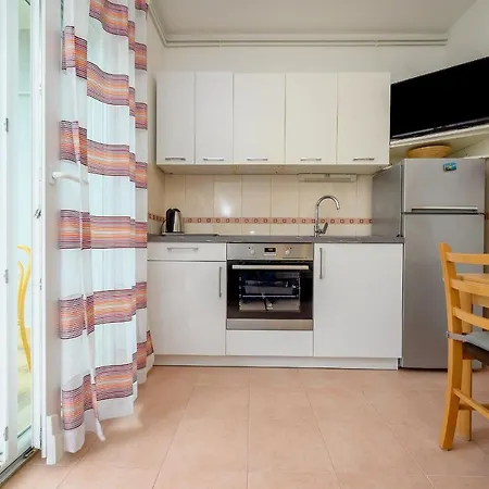 Apartment Juric Podstrana